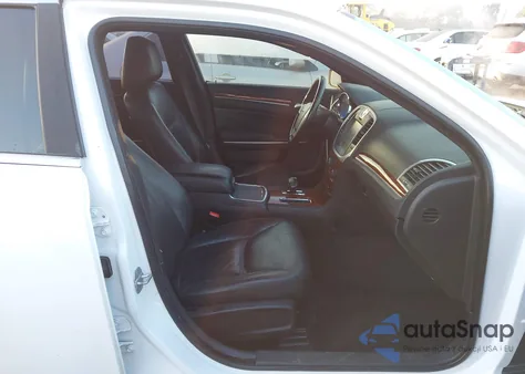 2012 Chrysler 300 из США, поврежденный, VIN 2C3CCAAG2CH261530